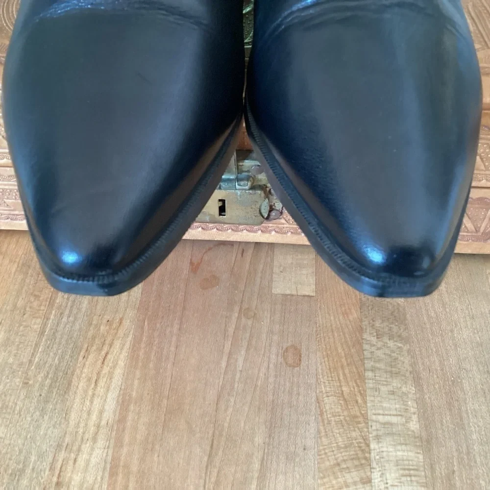 IPANEMA Uruguay black leather pointed toe western 1.25” heel gaucho booties 8.5